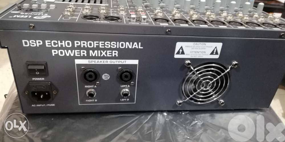 mixer powered 800w,12 channel with usb play,new in box not used 1