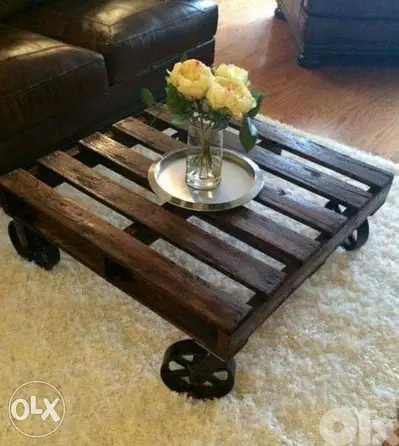 Steel and wood coffe pallet table