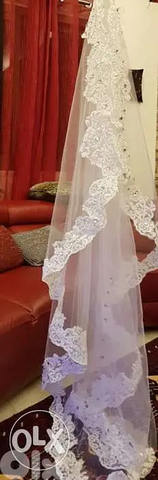 فستان زفاف-عرس للبيع ١٠٠ دولار قياس ٣٨