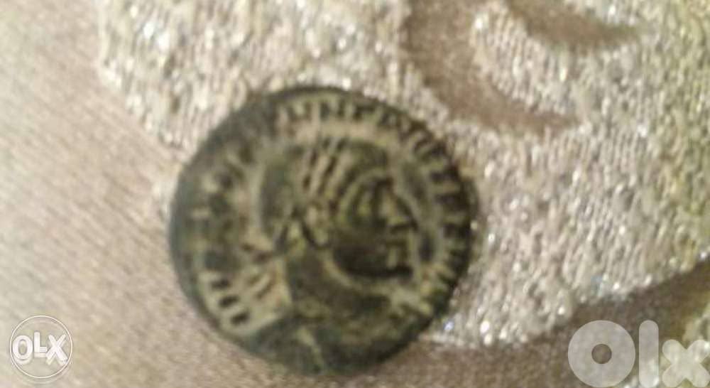 Ancient Costantintius II Roman Coin from year 337 AD 0