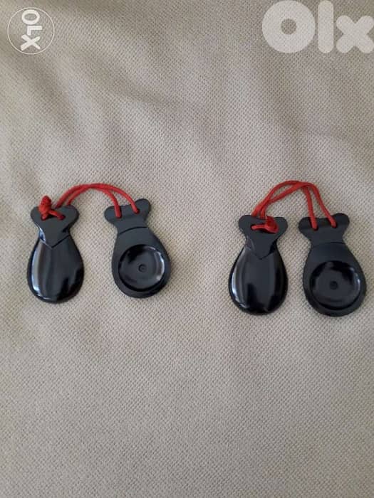 2 pairs Castanets 0