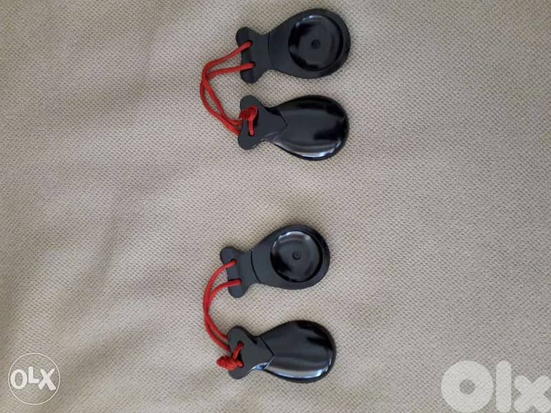 2 pairs Castanets 1