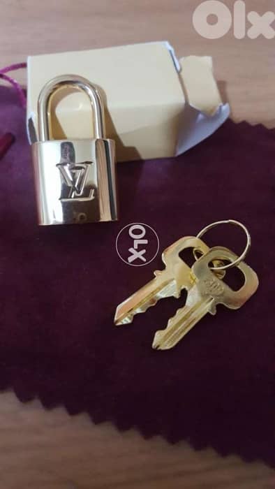 Louis Vuitton lock 3