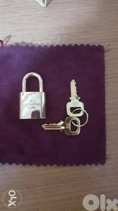 Louis Vuitton lock 4