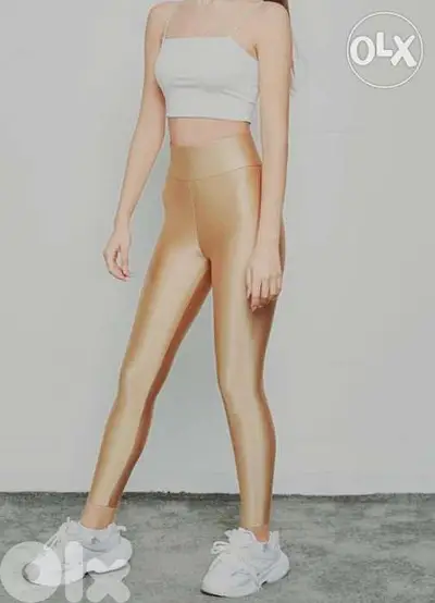 Shiny gold legging
