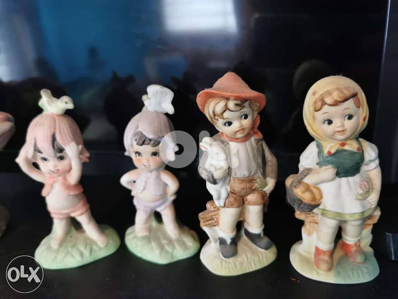 Vintage miniature statues 0