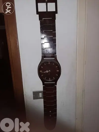 ساعة خشب من انكلترا طول متر صمدة للصالون. . Sold
