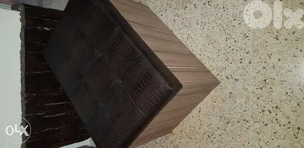 بوف لاميكا مع مقعد جلد