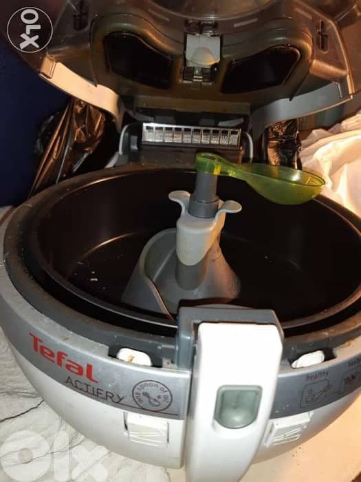 tefal actifry مكسور شقفة من يلي بتبرم من جوا  بس ما ماثرة 0