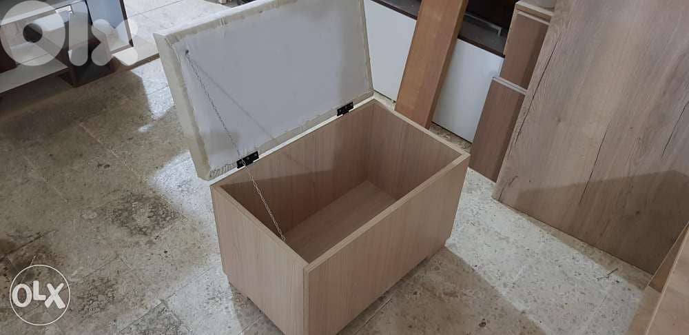 بوف مع صندوق 0