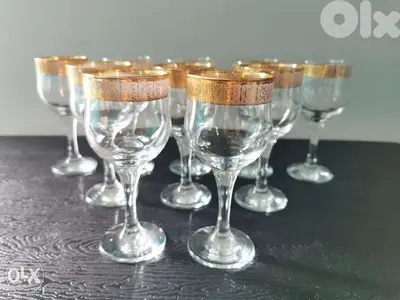 10 Gold rimmed wine glasses