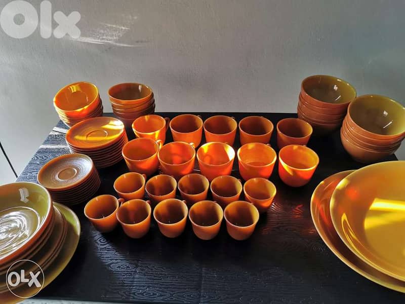 Rare Arcopal volcan Tazon Set of 70 0