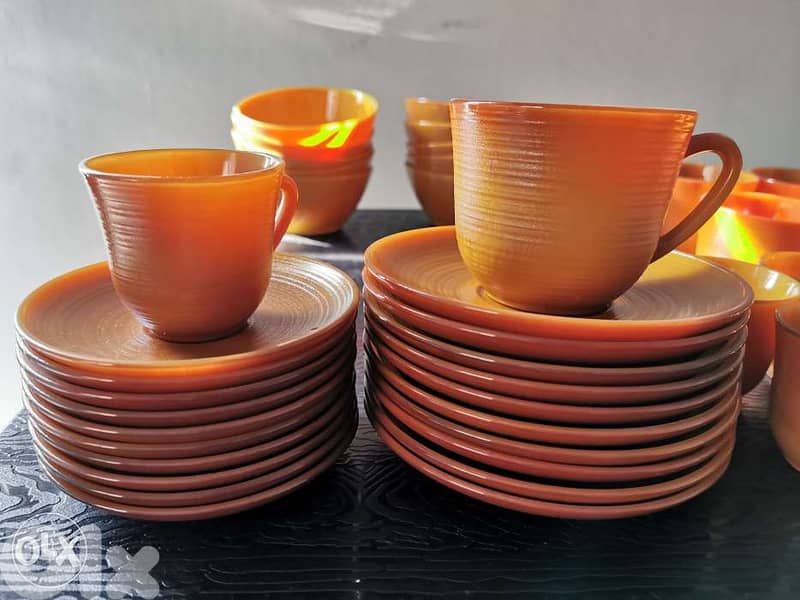 Rare Arcopal volcan Tazon Set of 70 4