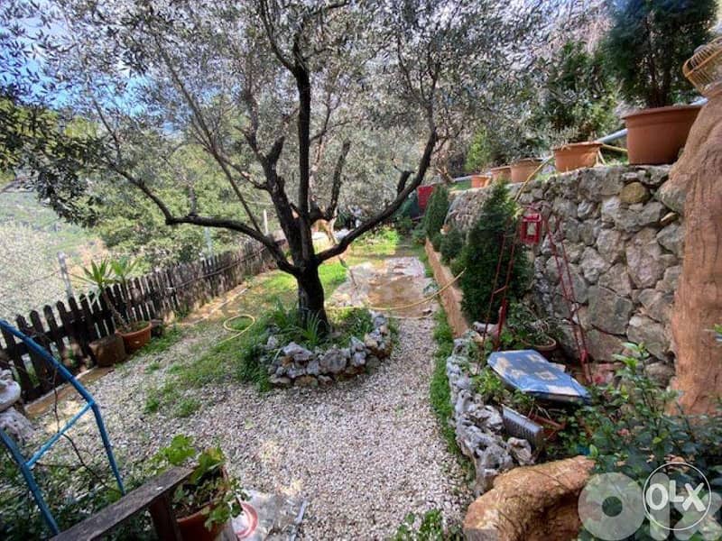 1060 Sqm |whole building for sale in Baabdat / Dlayibeh |Mountain view 1