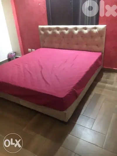 تخت مجوز منجد مع فرشه متوفر بجميع الالوان