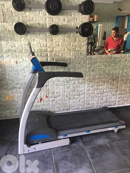 treadmill like new very good quality 1