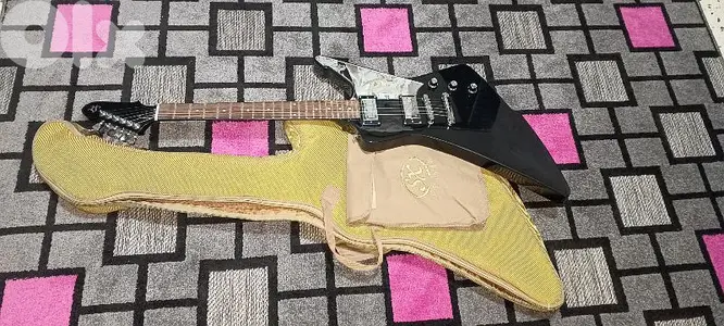 like new with soft case