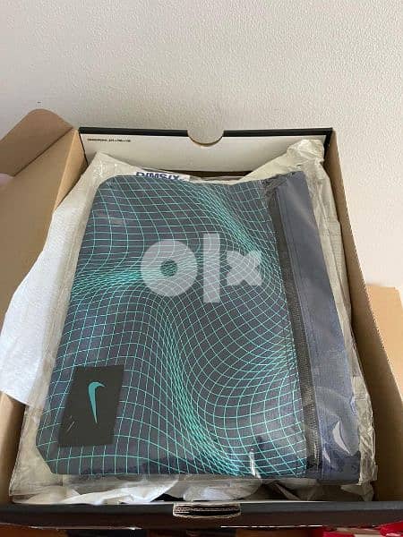 60% OFF Nike Air Max 720 Waves 76-969O37 3