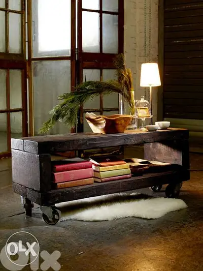 Recycled wood table with wheels طاولة خشب مع دواليب