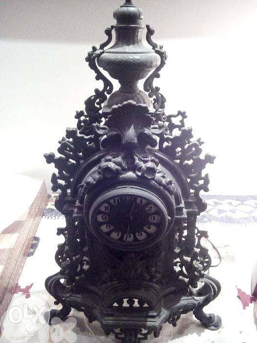Mantel clock 0