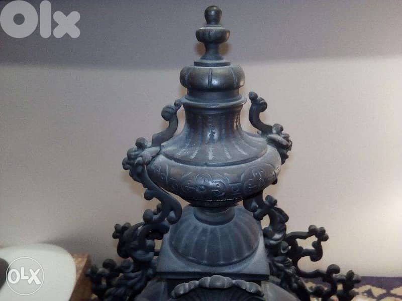 Mantel clock 4