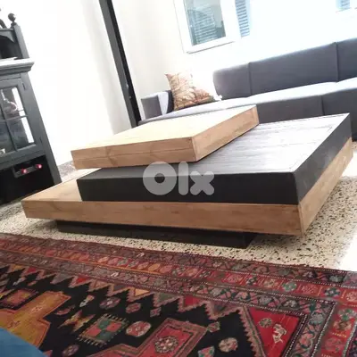 centered table metal and wood طاولة نص خشب وحديد