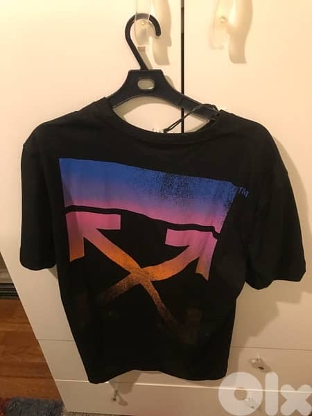shirt available in white size L 1