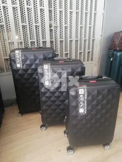 50% OFFSwiss Travel Suitcase set of 3 bags 76-969O37