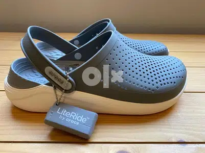 Crocs kids sizes available 76-969O37