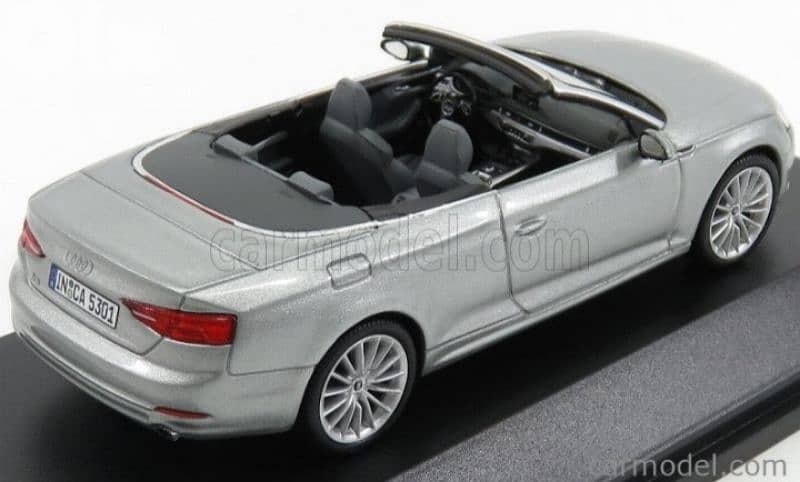 Audi A5 Cabriolet diecast car model 1:43. 4