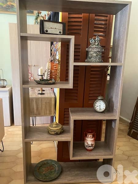 bookshelf 0