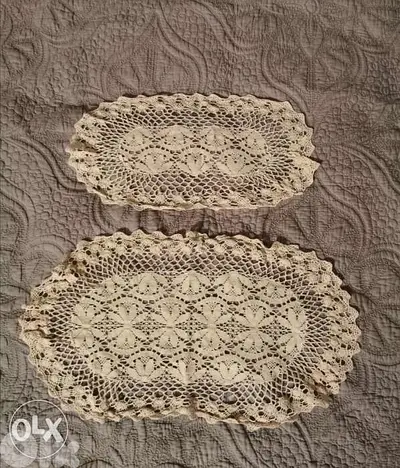 Quatre pièces de crochet