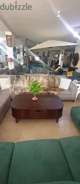 center table.    طاولة نصف 2