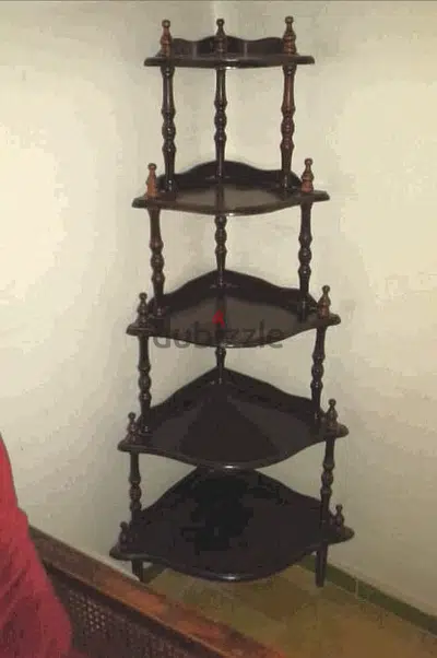 Excellent conditiin Angle Shelves