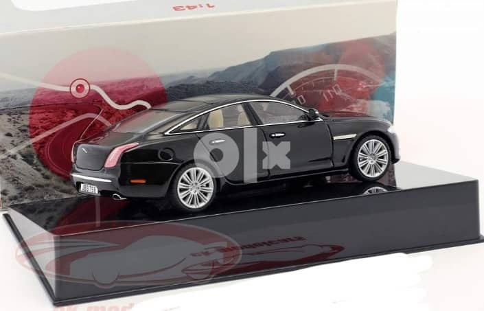 Jaguar XJ (X351) 2009 diecast car model 1:43. 3