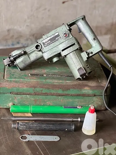 HITACHI HAMMER DRILL                    كمبرسا هيتاشي