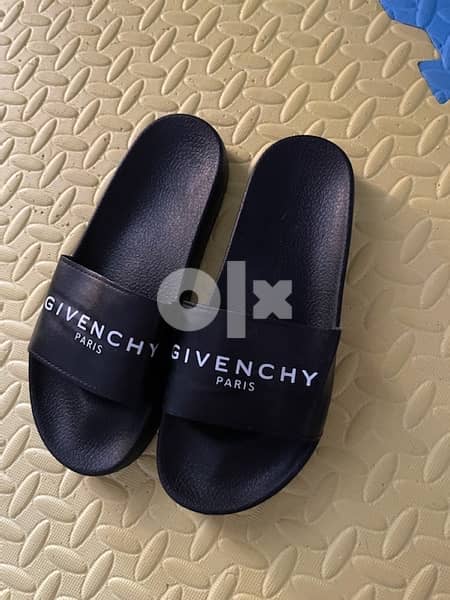 Flip flops 0