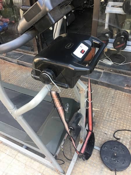 treadmill life gear with vibration and twister like new 2