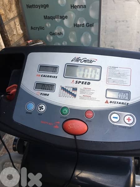 treadmill life gear with vibration and twister like new 6