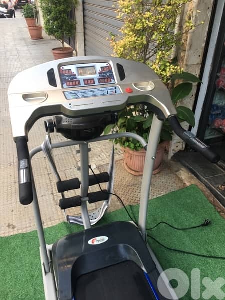 treadmill with vibration like new heavy duty very good quality 0