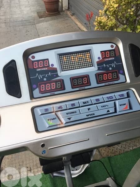treadmill with vibration like new heavy duty very good quality 1
