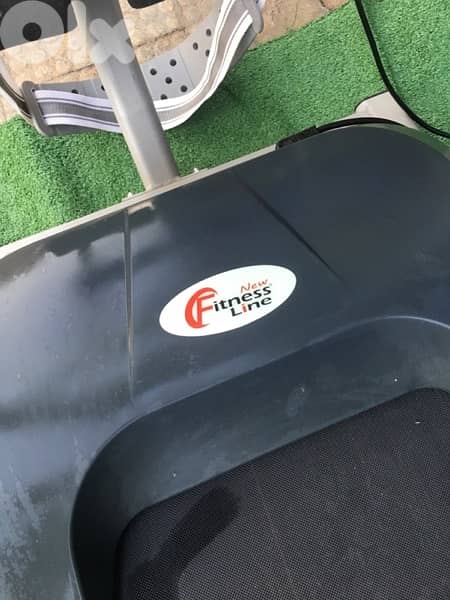 treadmill with vibration like new heavy duty very good quality 4