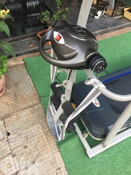treadmill with vibration like new heavy duty very good quality 6