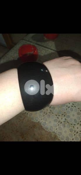 bracelets  plastique 2=15$ 2