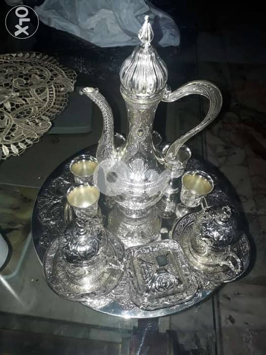 للبيع طقم ابريق مع فناجين 4