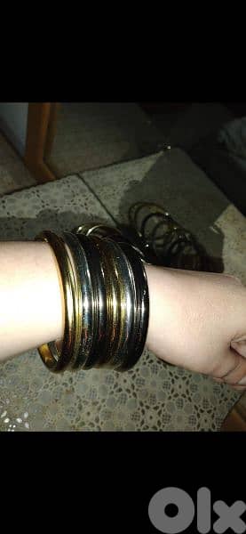 bracelet 3colours bracelets 7= 15$ 4