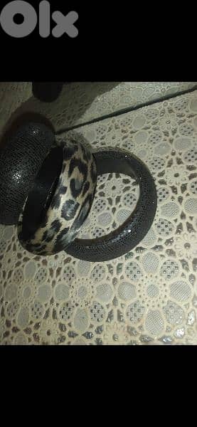 bracelet  bracelets high quality 2 black,1 leopard 2=15$ 2