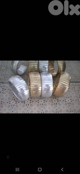 bracelet  2 colours 2=15$ 1