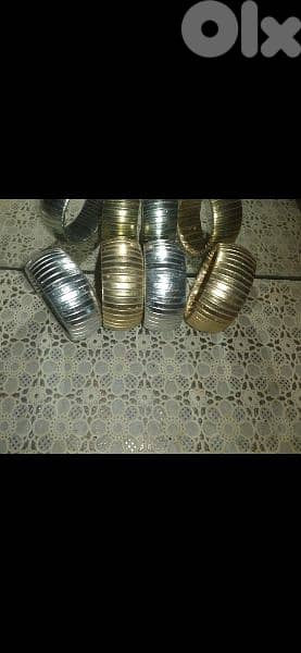 bracelet  2 colours 2=15$ 4