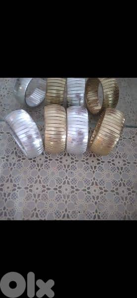 bracelet  2 colours 2=15$ 6